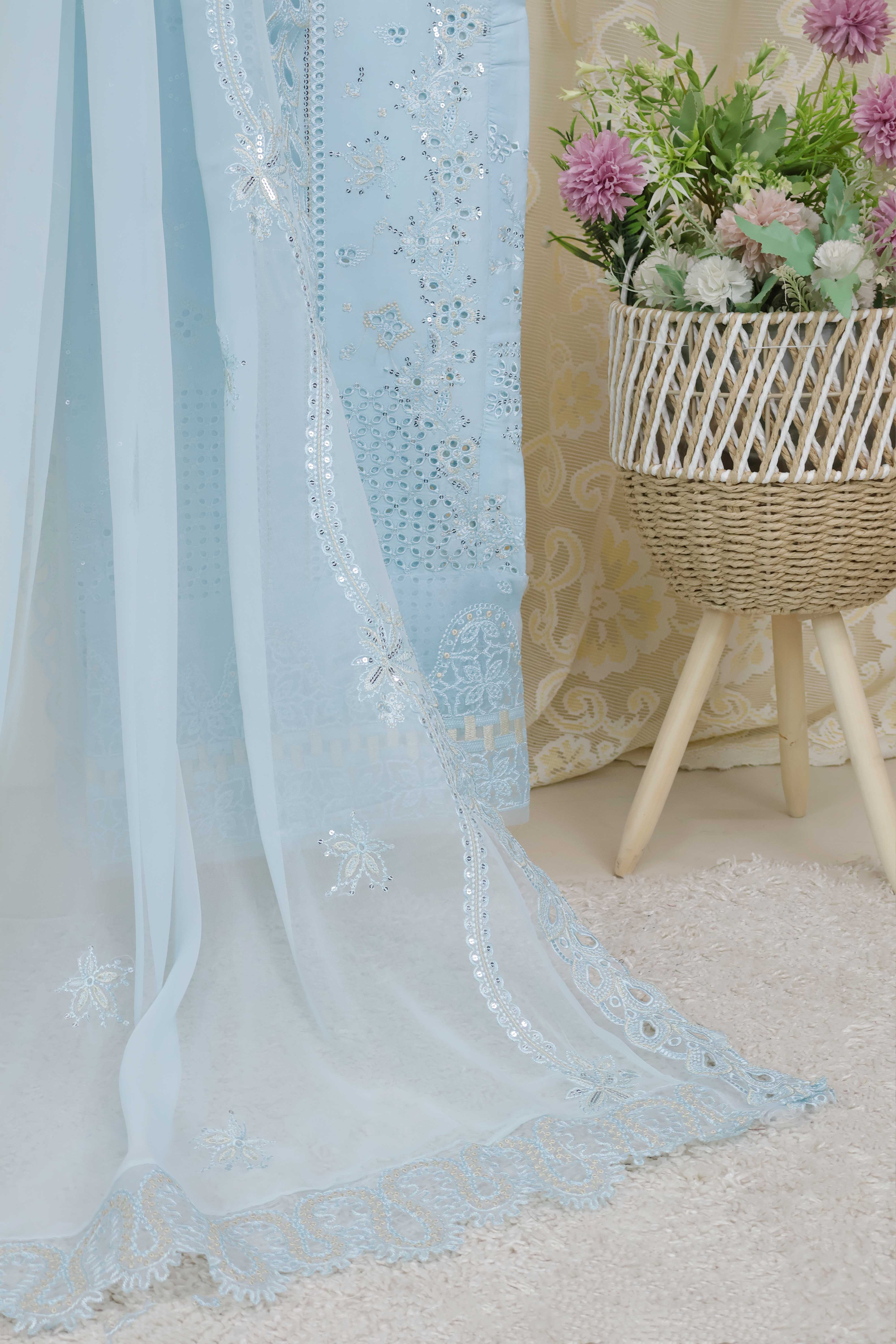 Luxury Lawn Embroidered Suit ELHA15 - Image 4