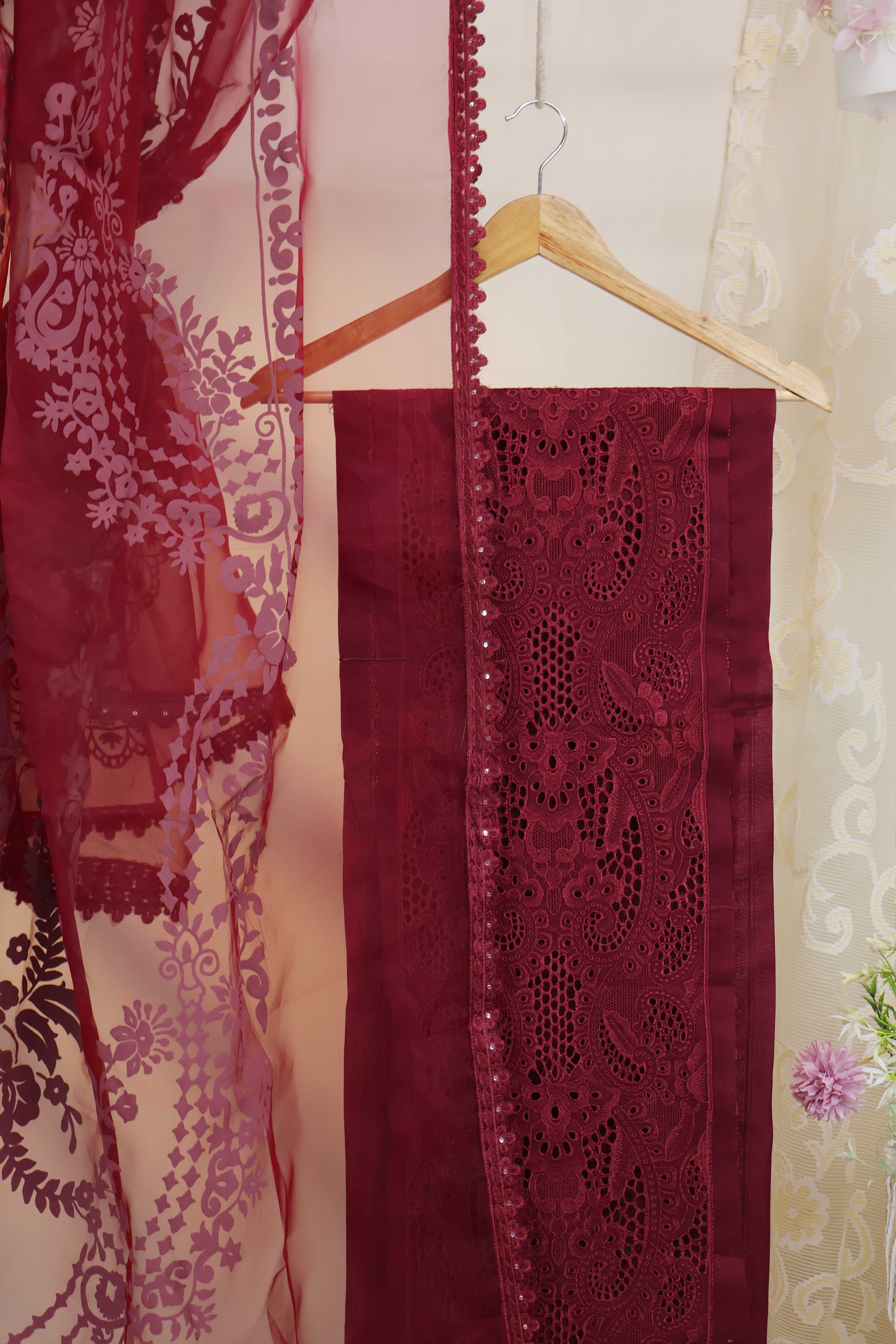 Luxury Lawn Embroidered Suit ELFA04 - Image 3