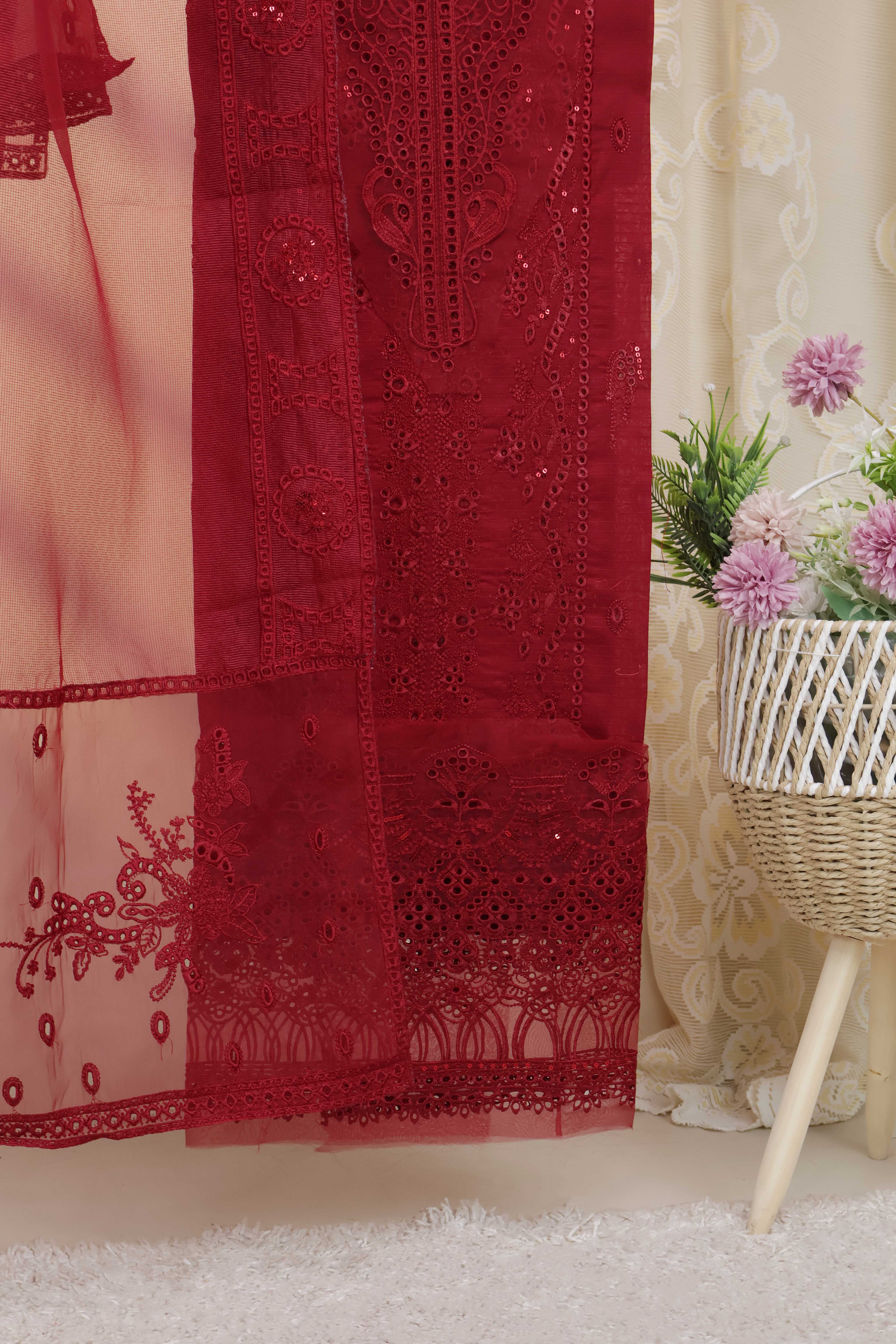 Luxury Lawn Embroidered Suit ELHA19 - Image 4