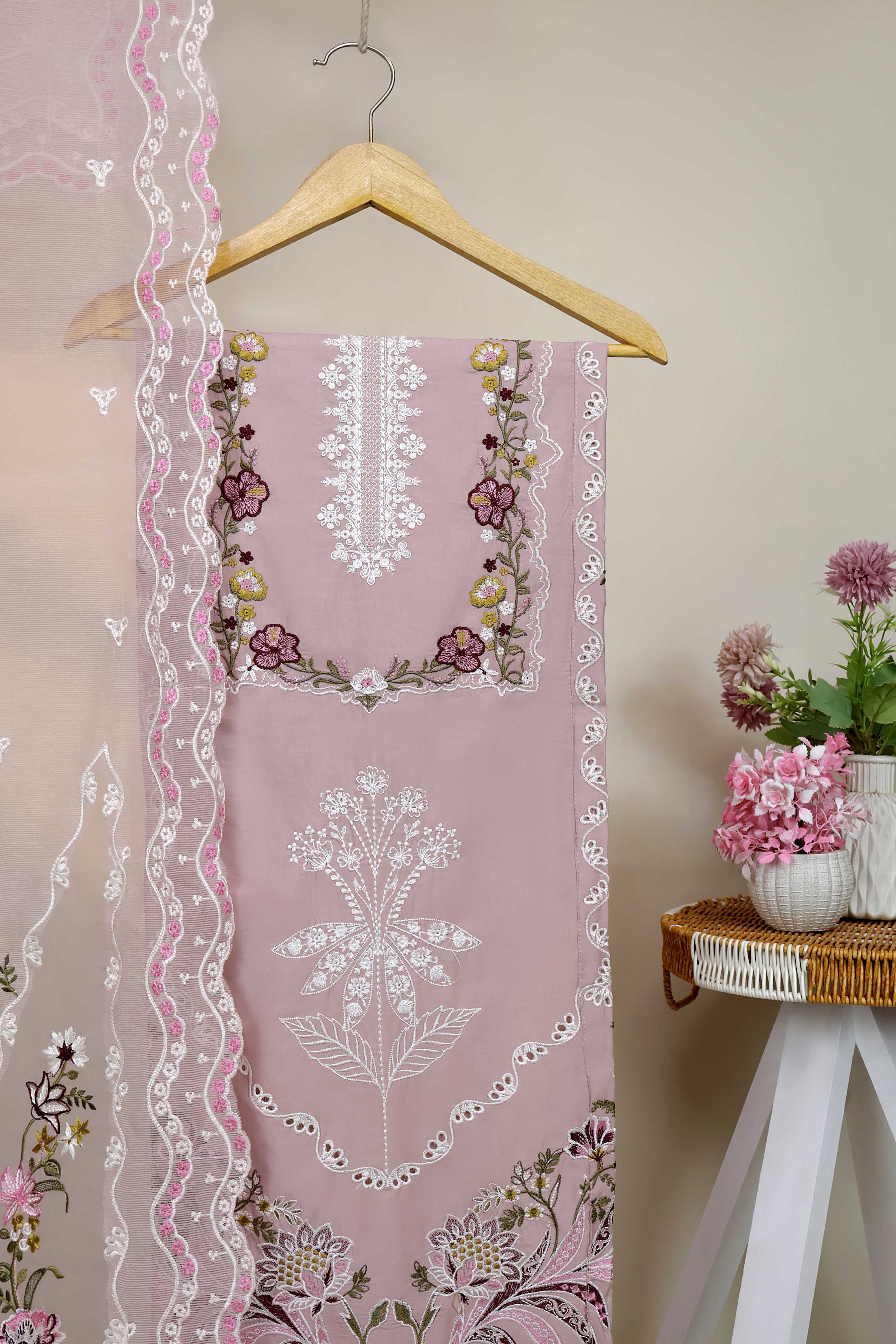 Luxury Lawn Embroidered Suit ELHA54 - Image 7