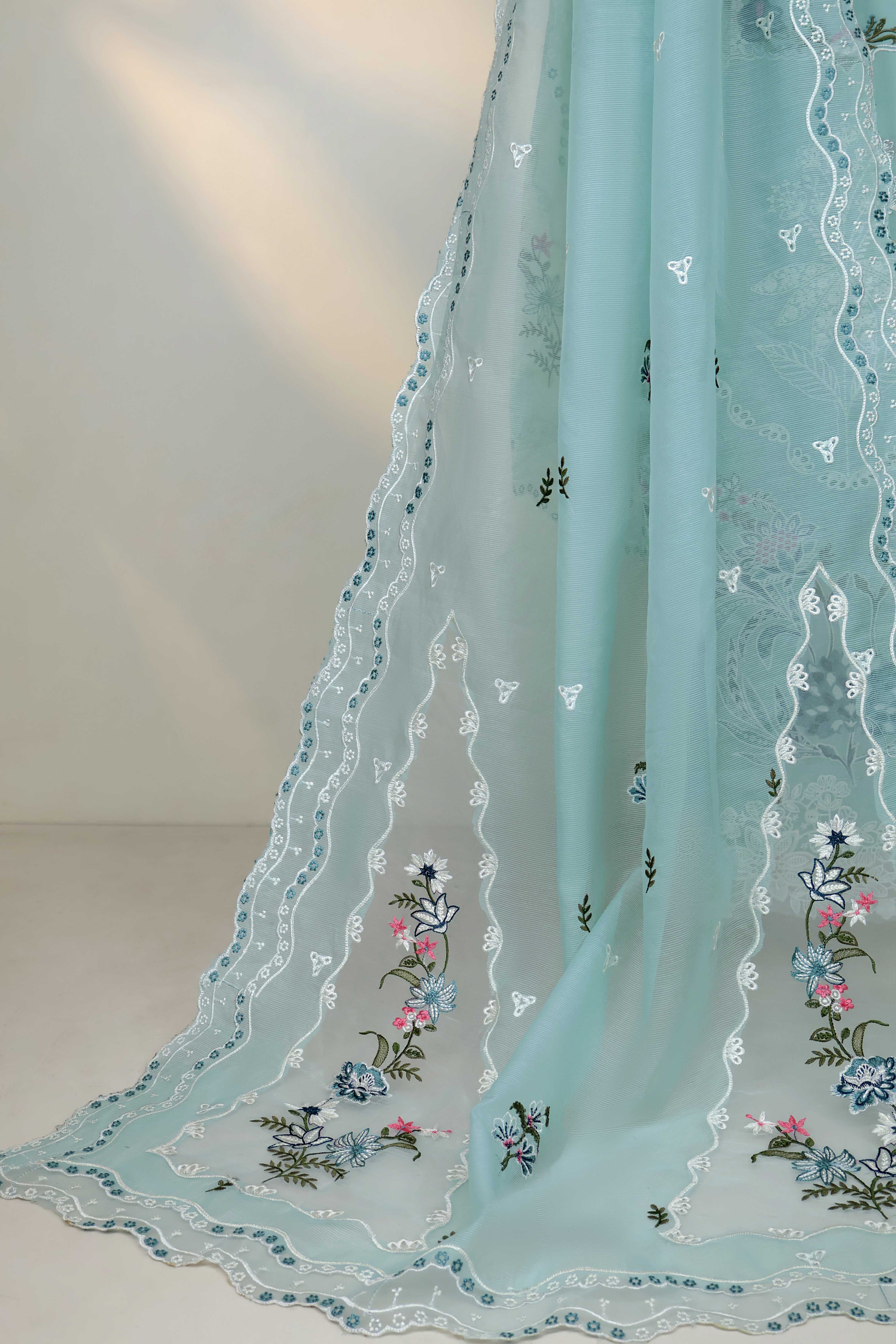Luxury Lawn Embroidered Suit ELHA55 - Image 7
