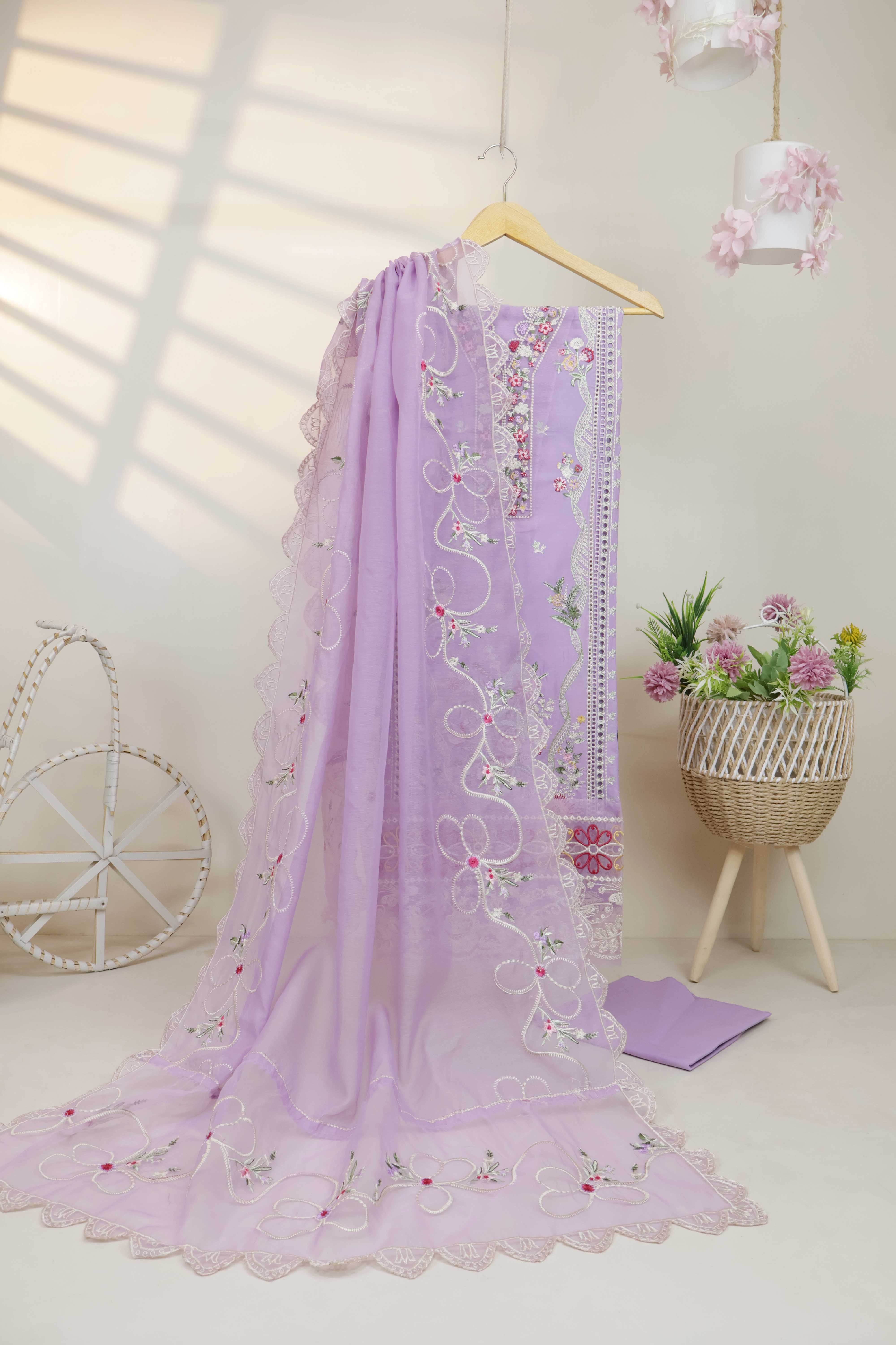 Luxury Lawn Embroidered suit ELHA48