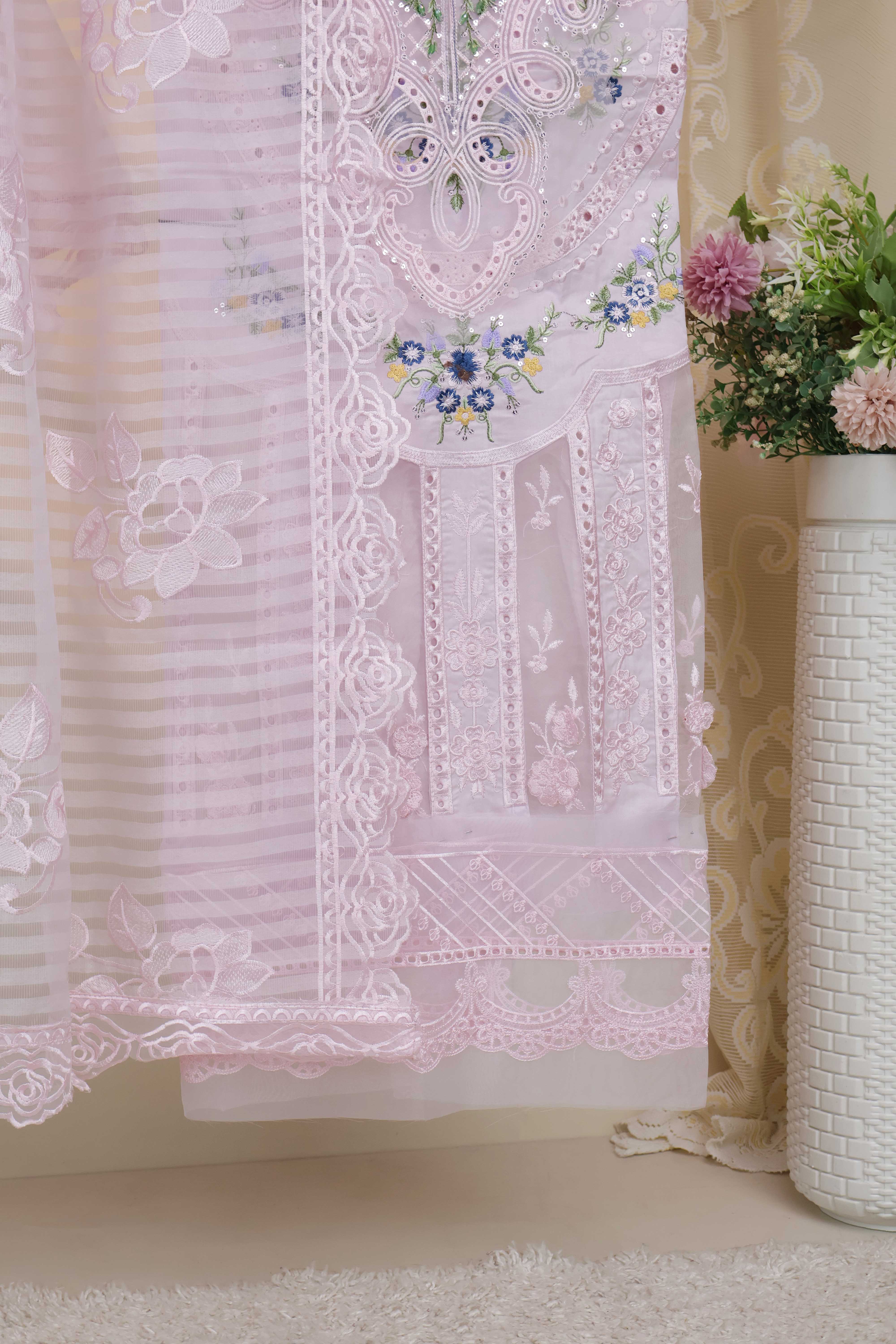 Luxury Lawn Embroidered Suit ELHA12 - Image 3