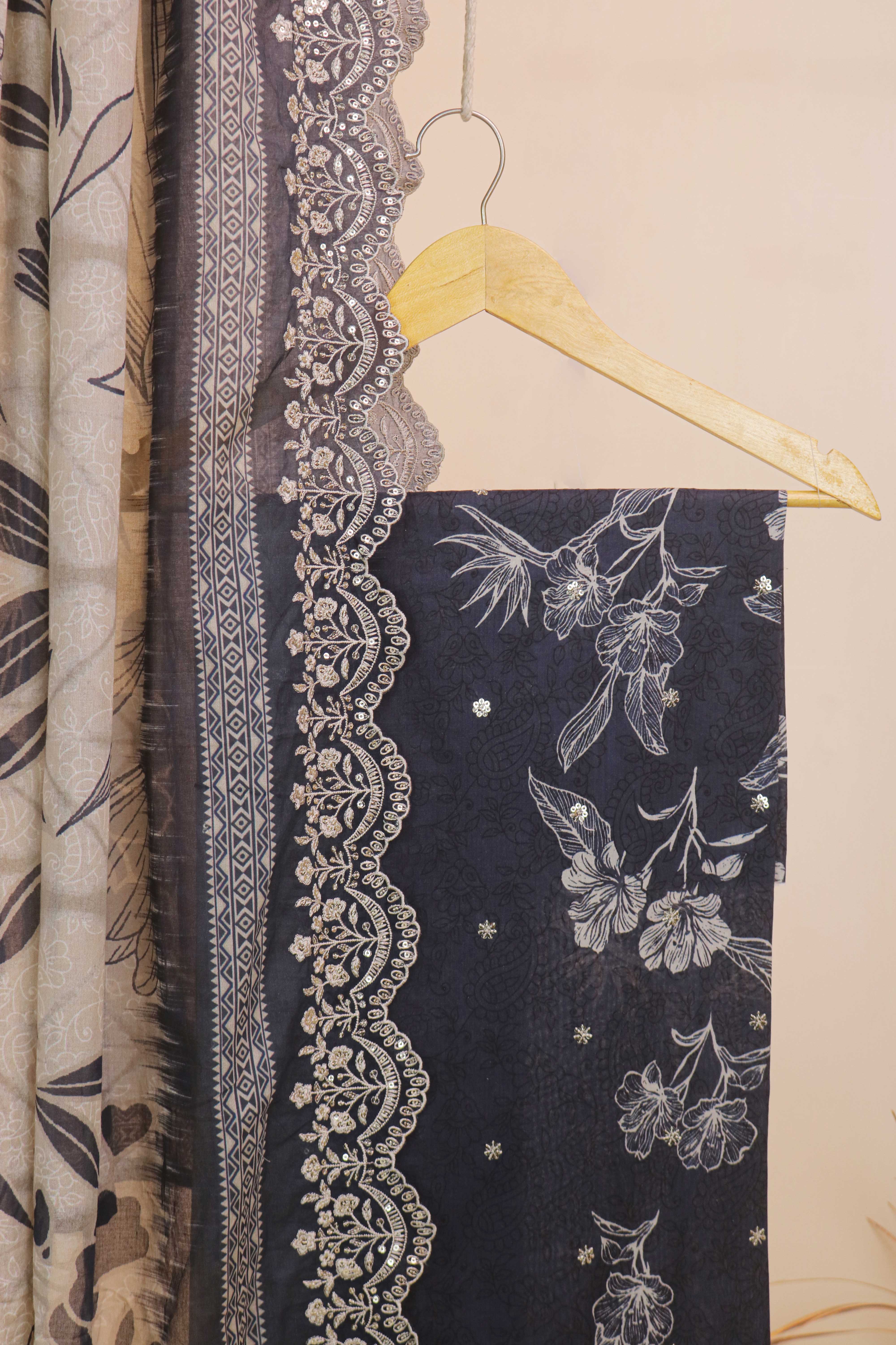 Luxury Lawn Embroidered Suit H25SLEBS20 - Image 4