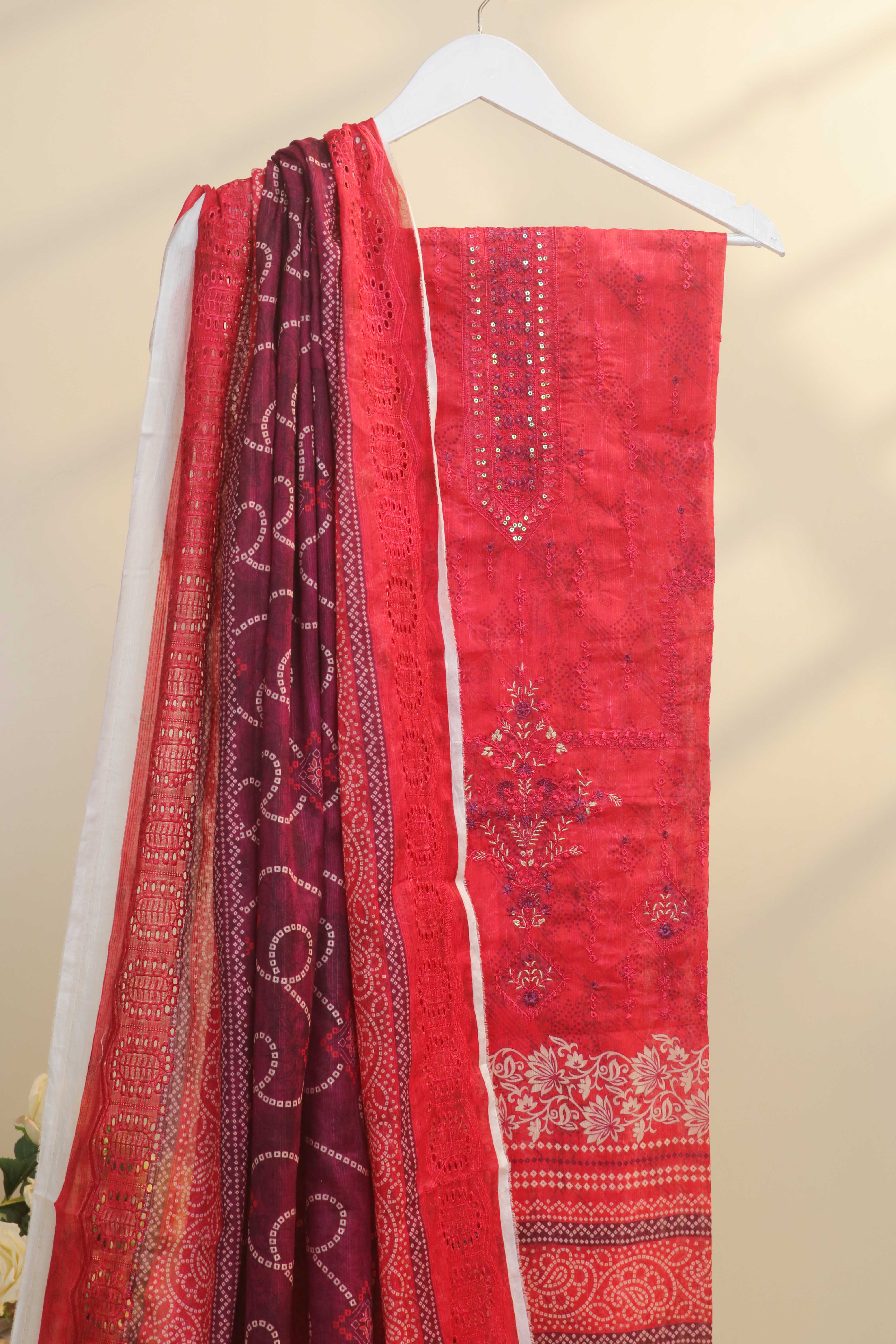 Luxury Lawn Embroidered Suit H25SLEMB12 - Image 2