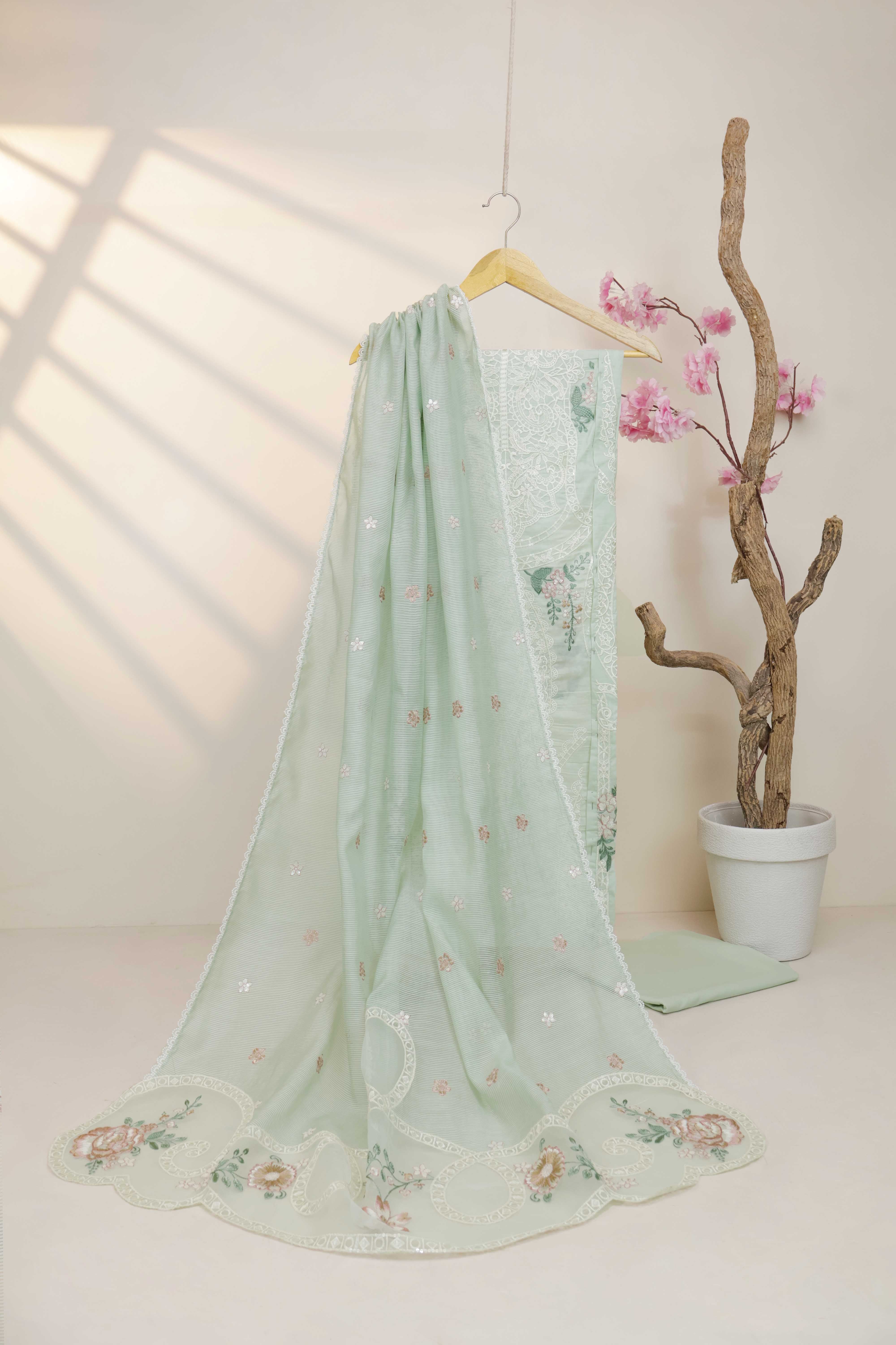 Luxury Lawn Embroidered Suit NV1WR01 - Image 2