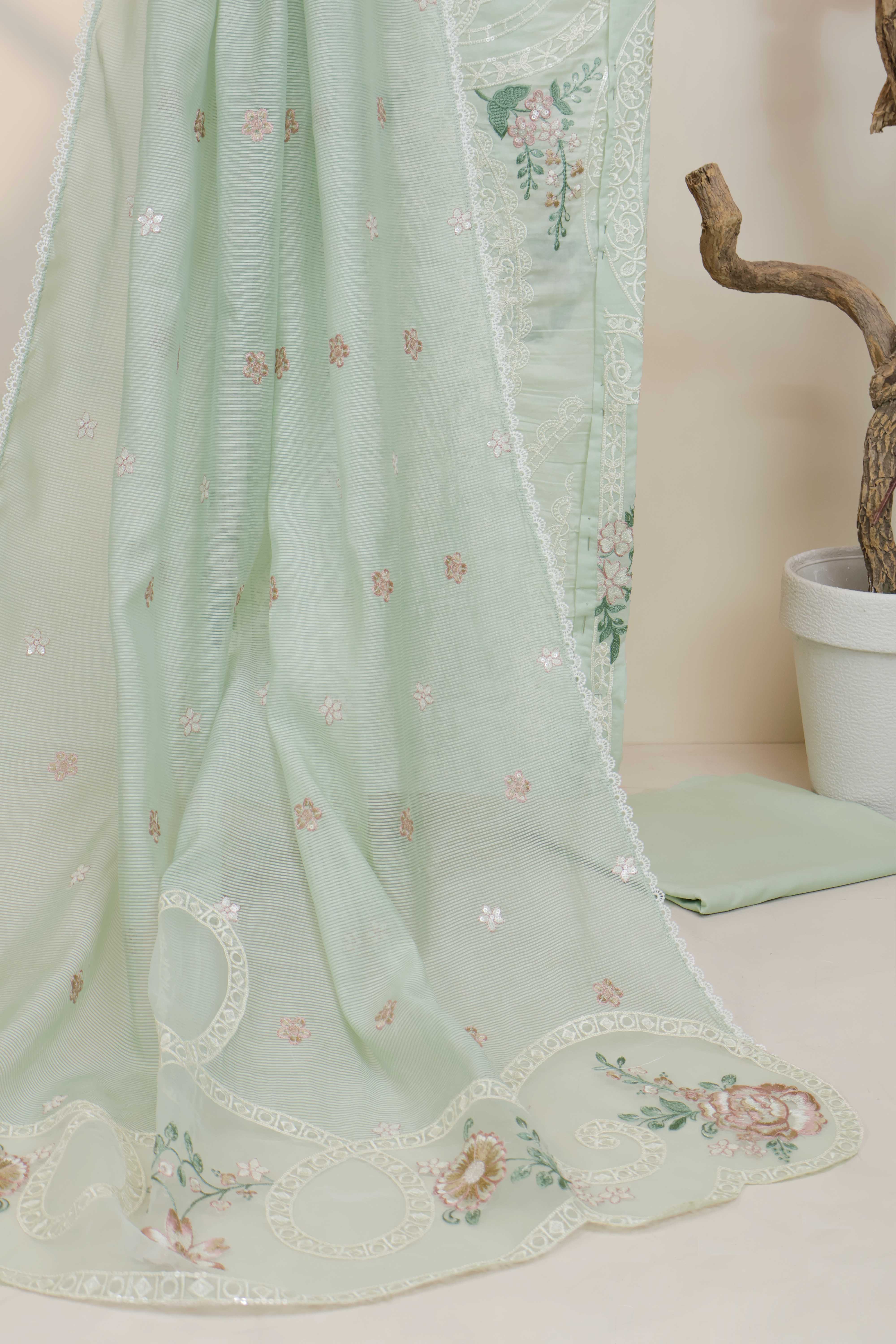 Luxury Lawn Embroidered Suit NV1WR01 - Image 3