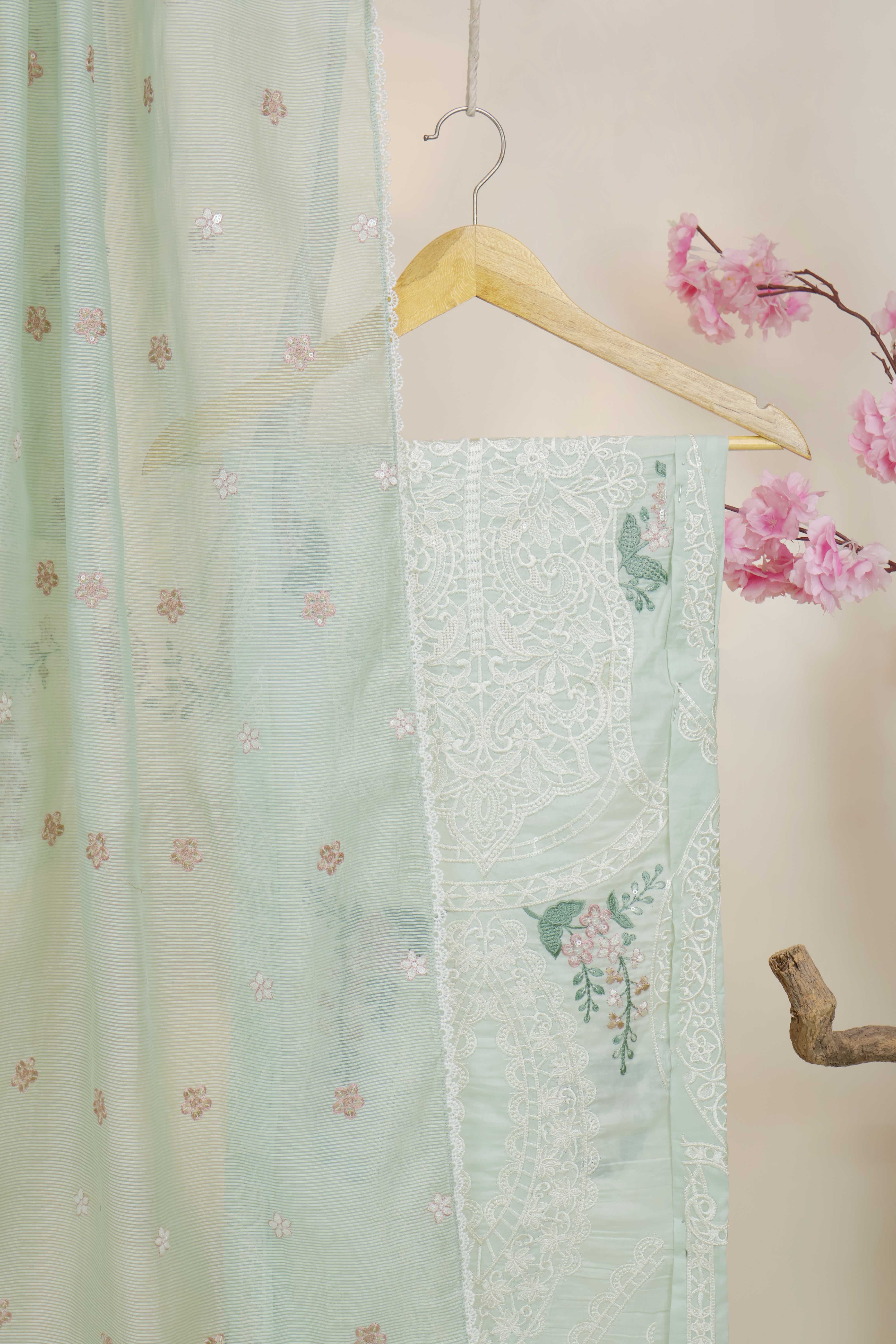 Luxury Lawn Embroidered Suit NV1WR01 - Image 4