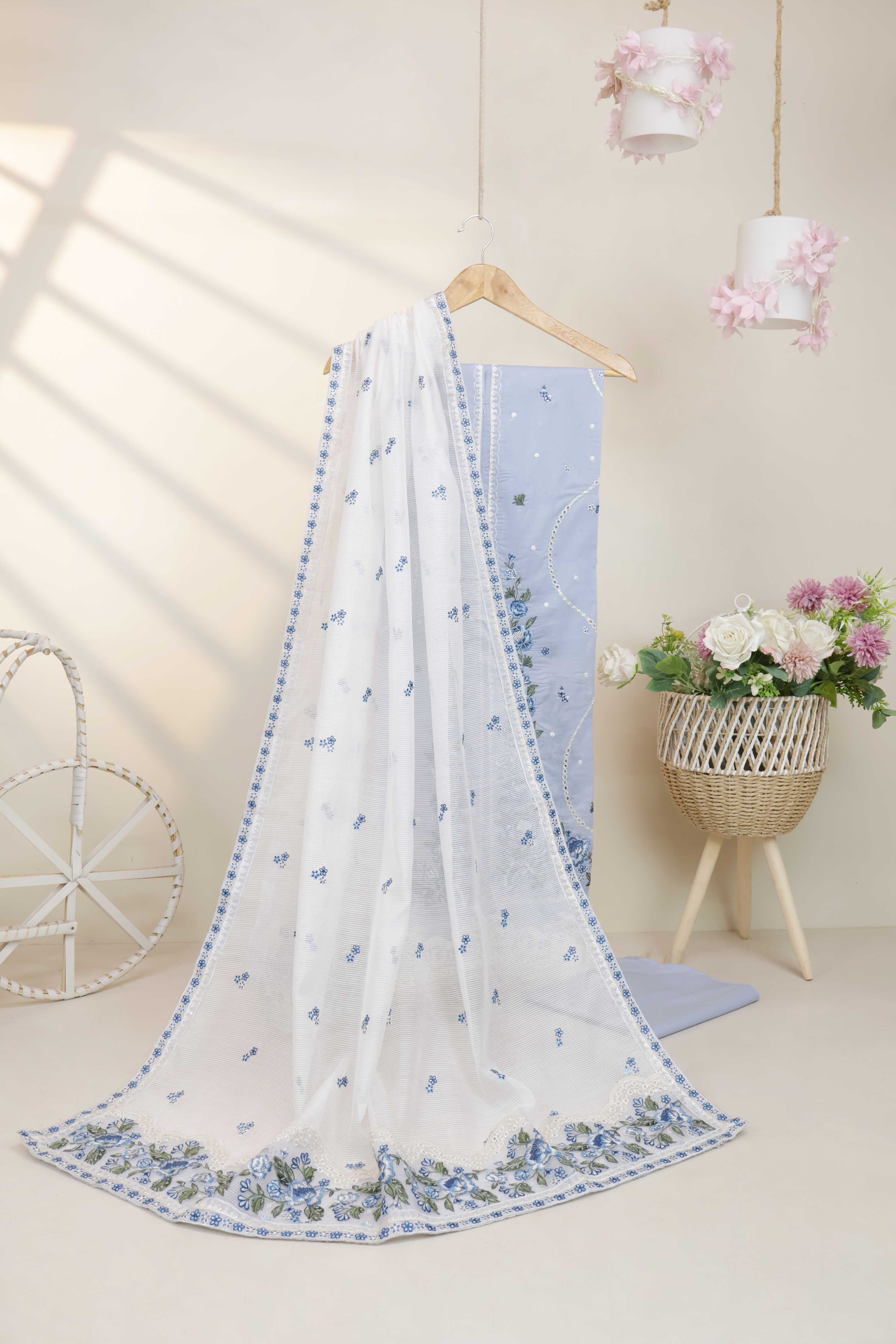 Luxury Lawn Embroidered Suit NV1WR03 - Image 4