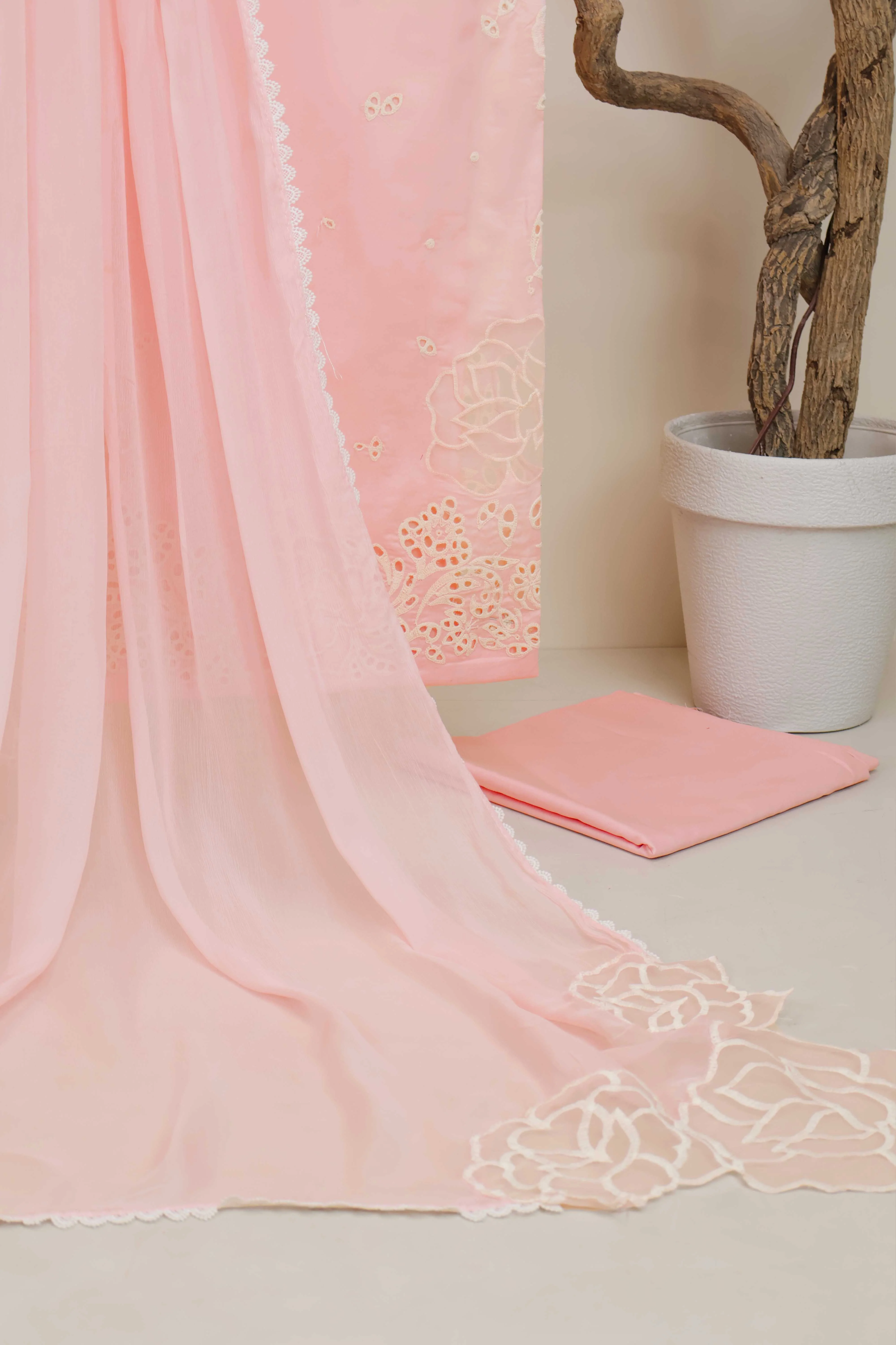 Luxury Lawn Embroidered Suit NV1WR04 - Image 4