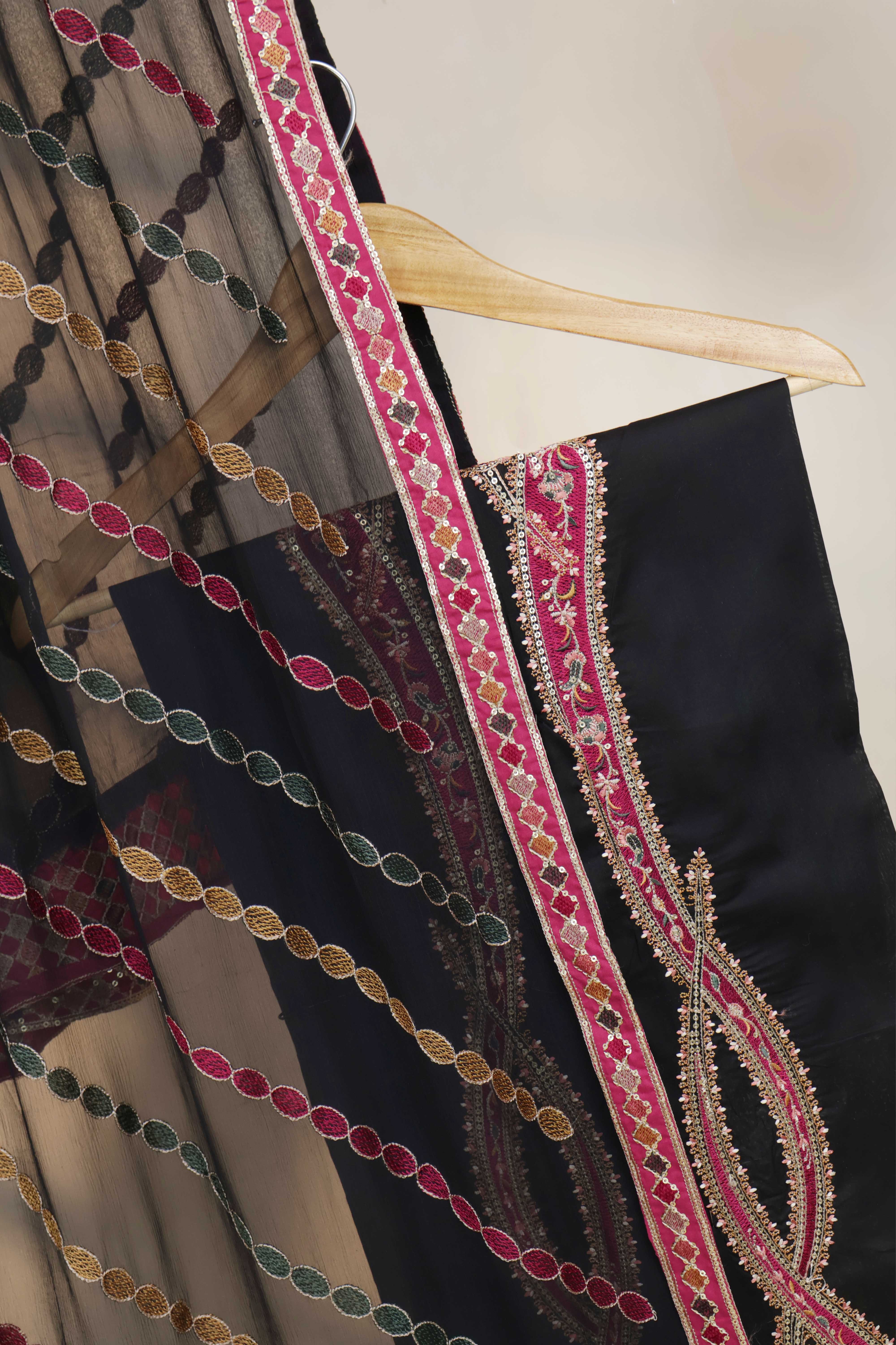 Luxury Lawn Embroidered Suit NV1WR08 - Image 4