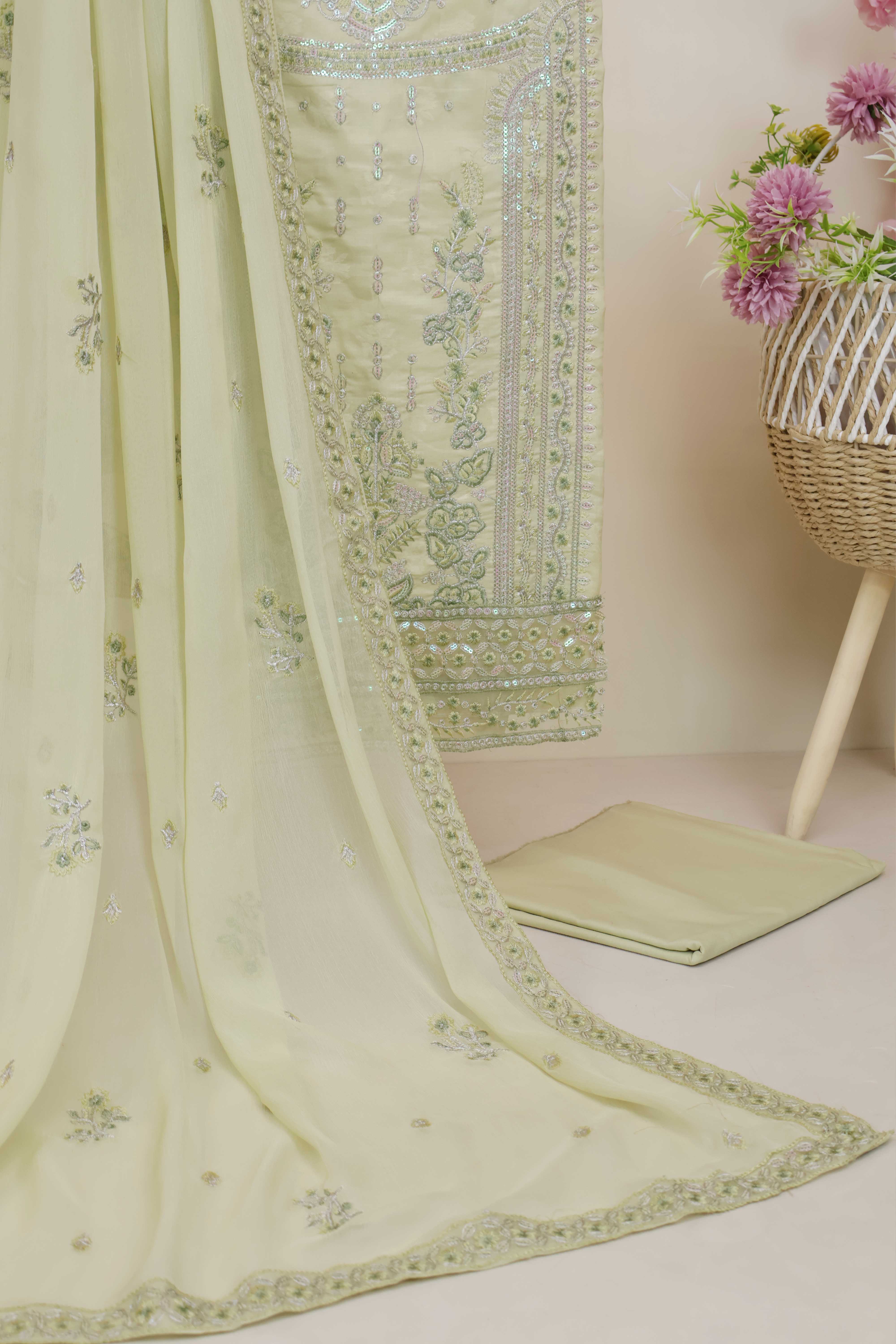 Luxury Lawn Embroidered Suit V521B - Image 5