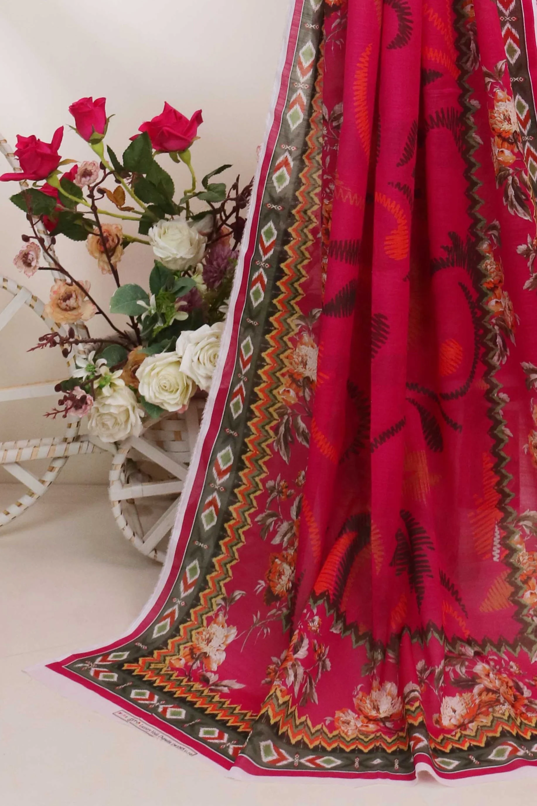 Luxury Lawn Printed Suit H25SLMJ1045 - Image 3