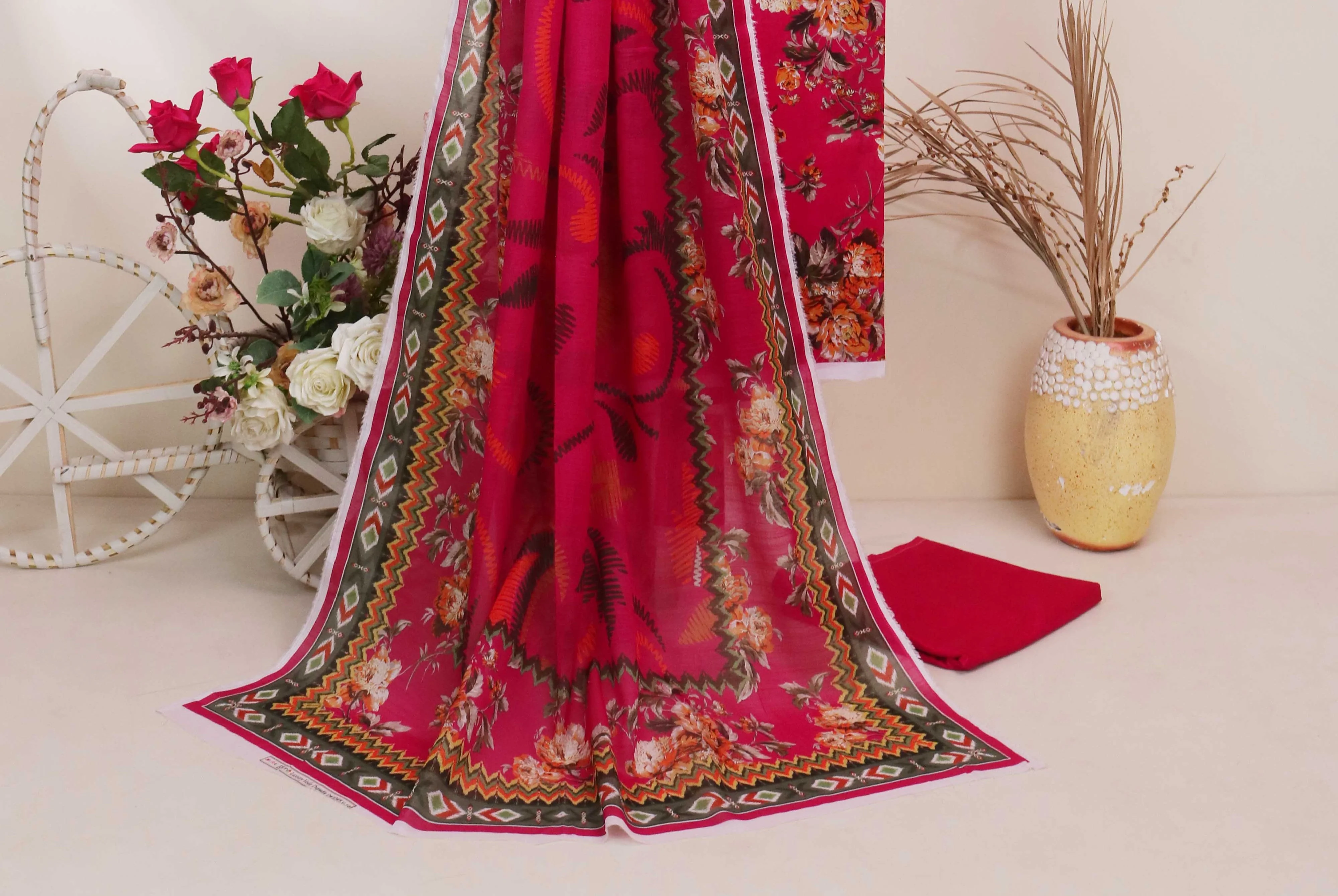 Luxury Lawn Printed Suit H25SLMJ1045 - Image 4