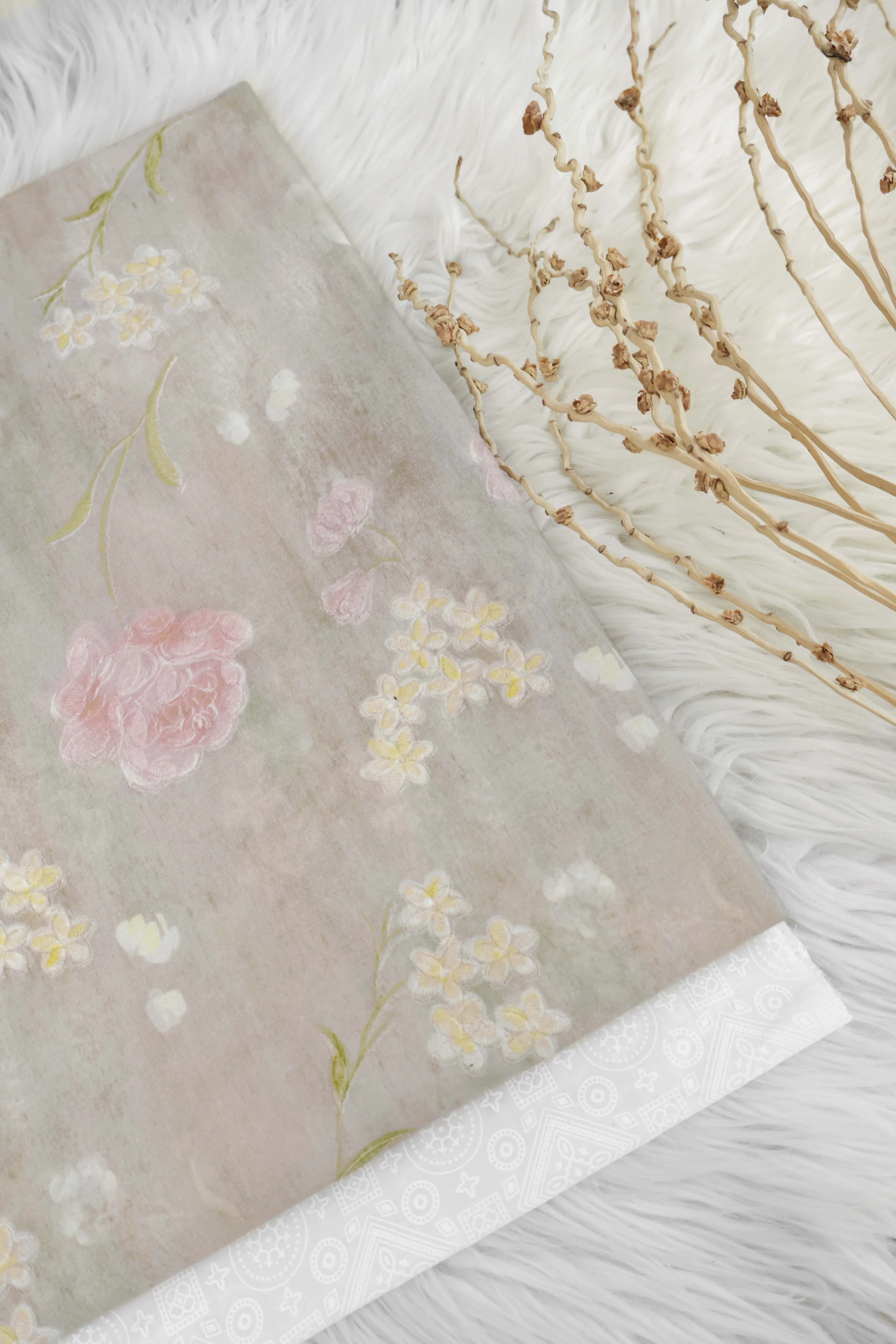Shirt – Embroidered Lawn L1PE101