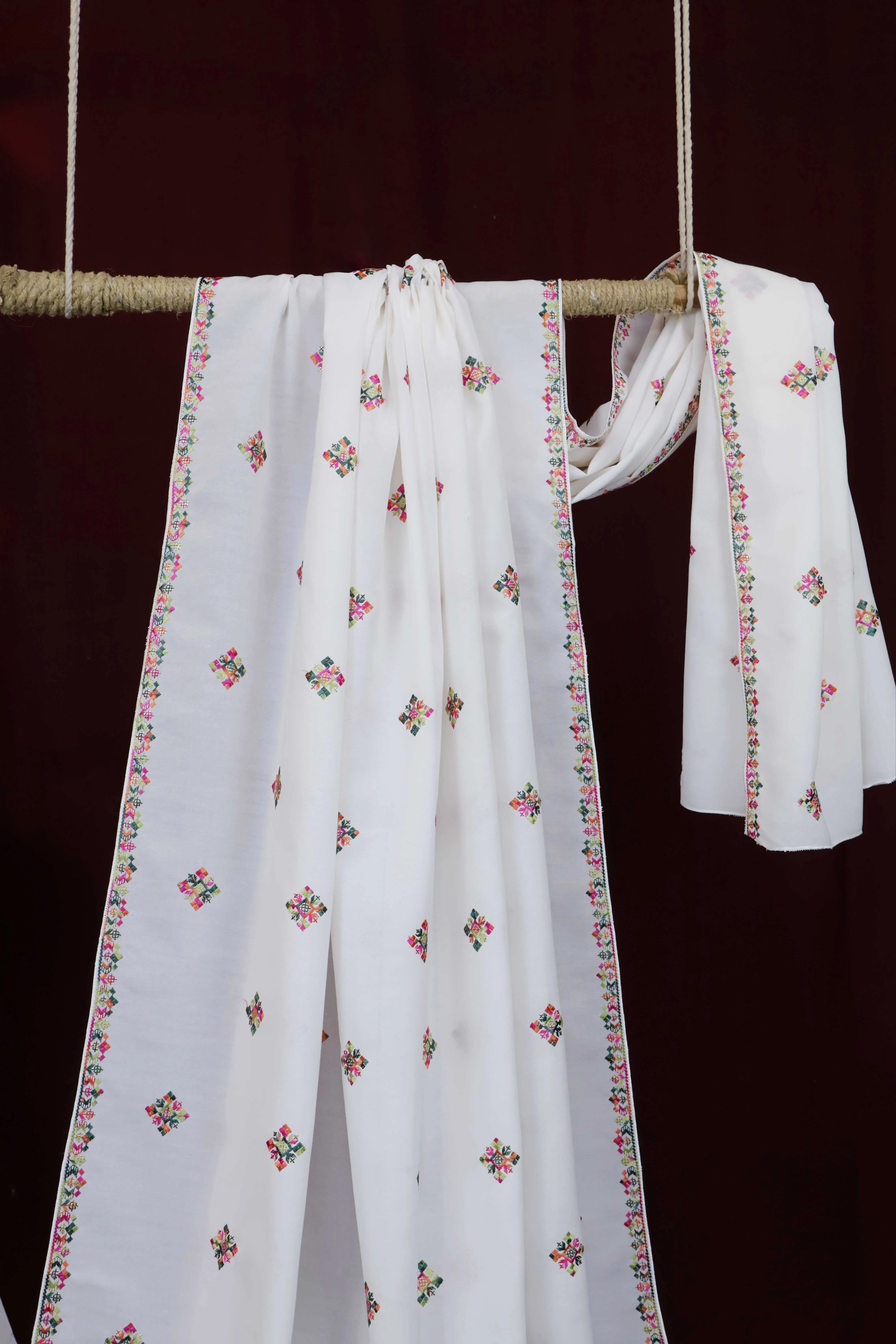 Embroidered Lawn Shawl HLSH105 - Image 2
