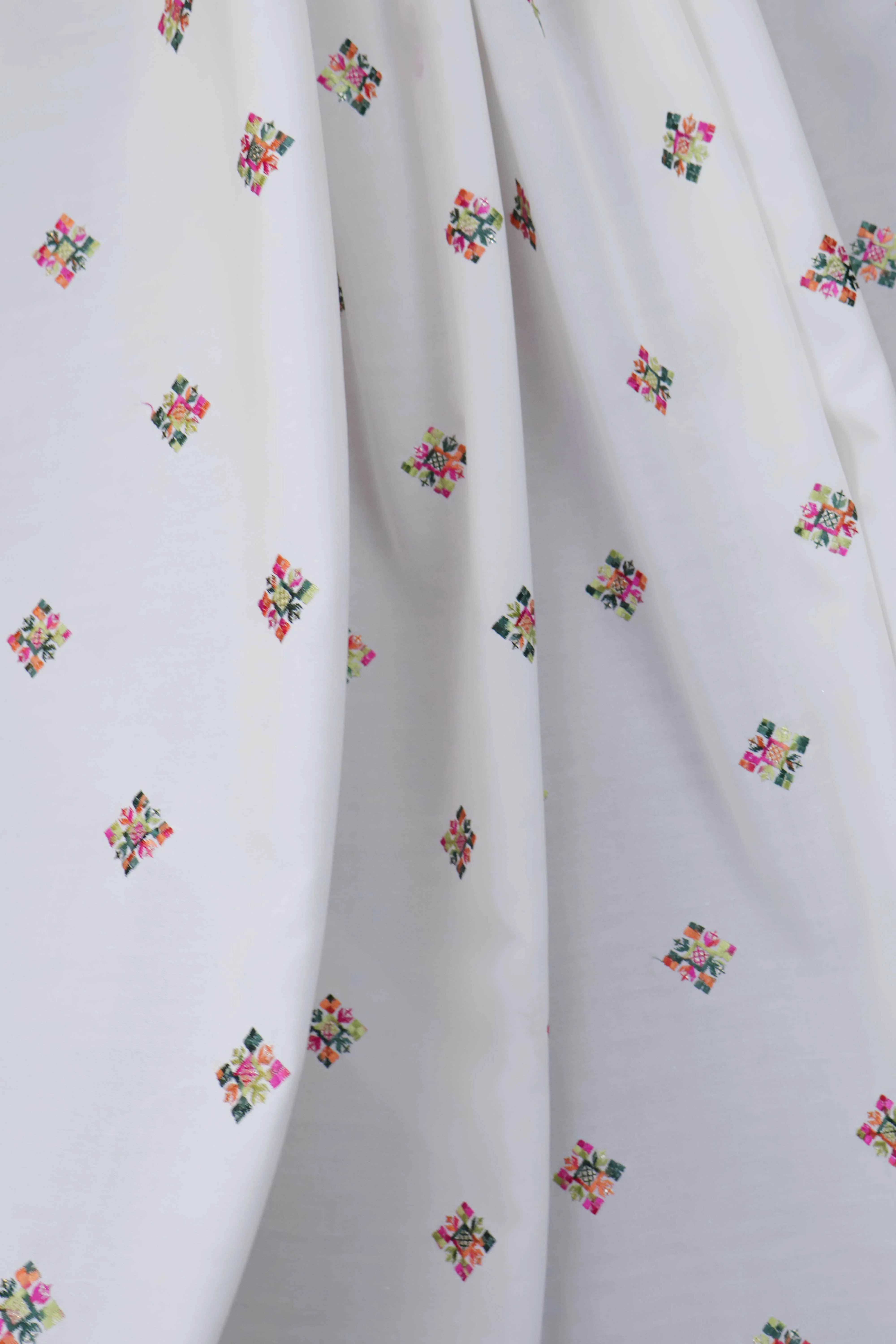 Embroidered Lawn Shawl HLSH105 - Image 6